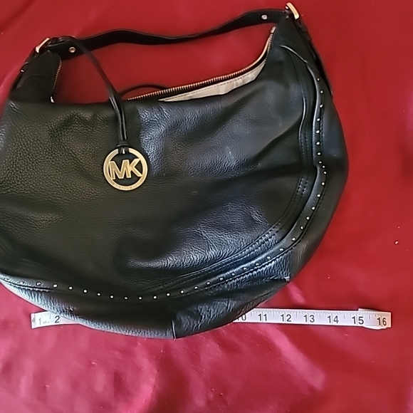 Michael Kors  Leather Black Shoulder PursePre-owned  signs of wear - Picture 8 of 8